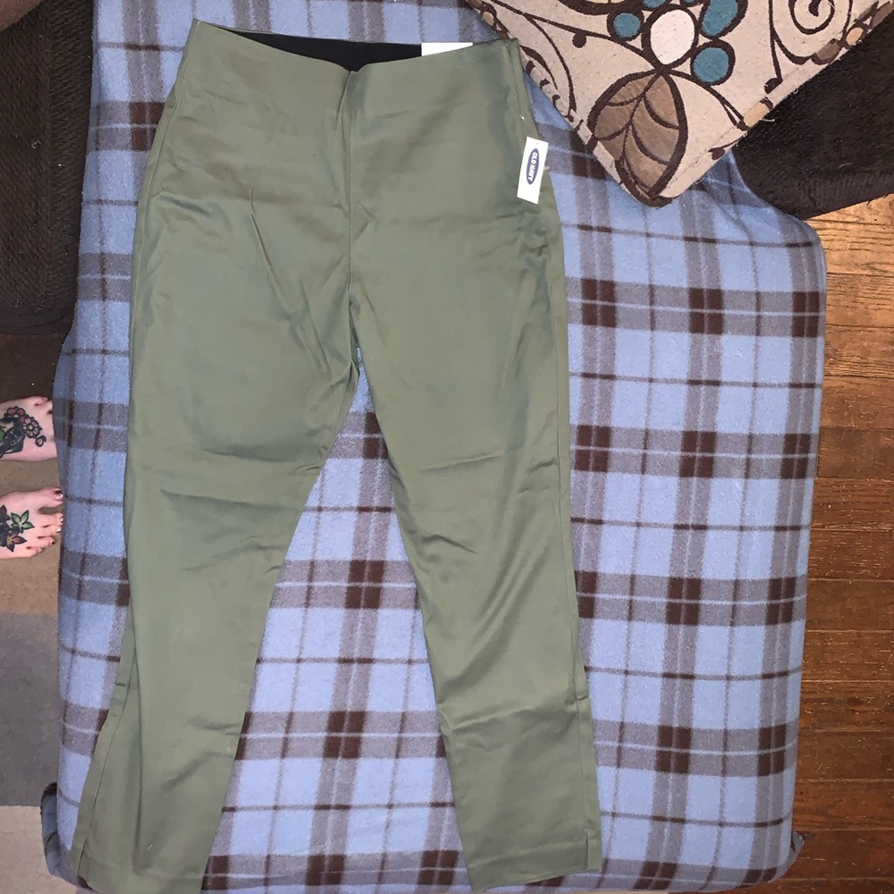 Old Navy Green Ankle Pixie Skinny Pants Size 8 NWT